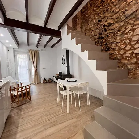 Restored House Near Valencia * シマト・デ・ラ・バルディグナ